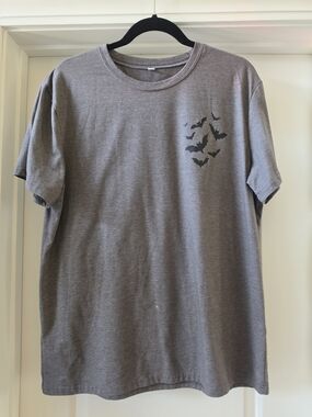 3  Women's Short-Sleeve Crewneck T-Shirt with Bat And Skull Graphic